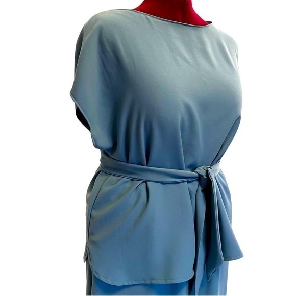 Co-ord Set: Hand Crafted Two-Piece Wide Leg Pant Suit - Picture 2 of 16